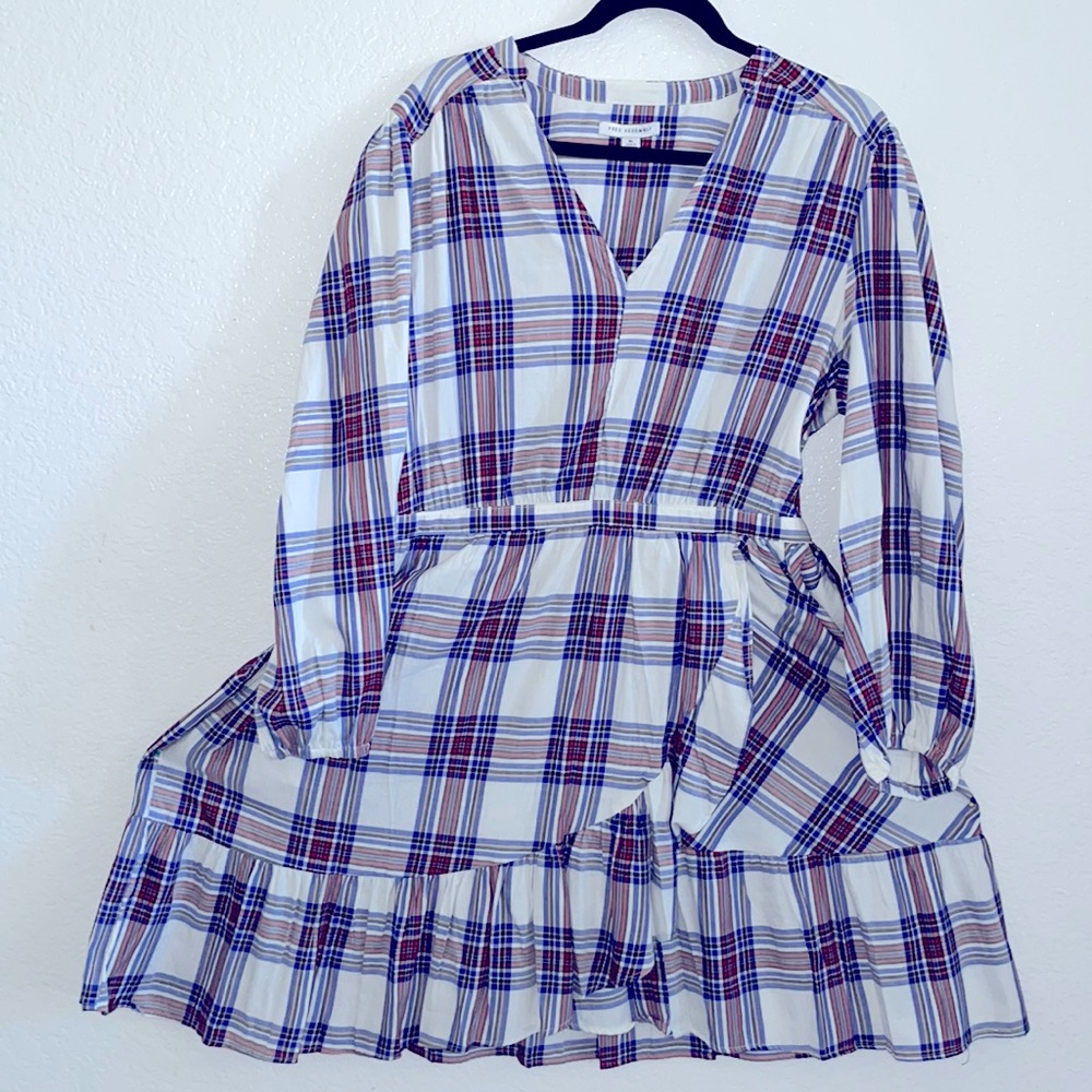 It is a causal sleeve dress for summer. Has the summer colors!
